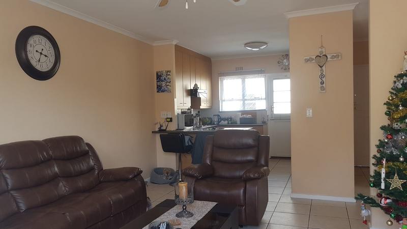 To Let 2 Bedroom Property for Rent in Sunningdale Western Cape